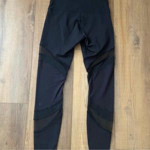 Lululemon Seek the Heat Tight 28" Mesh Long Black Legging Yoga size 8